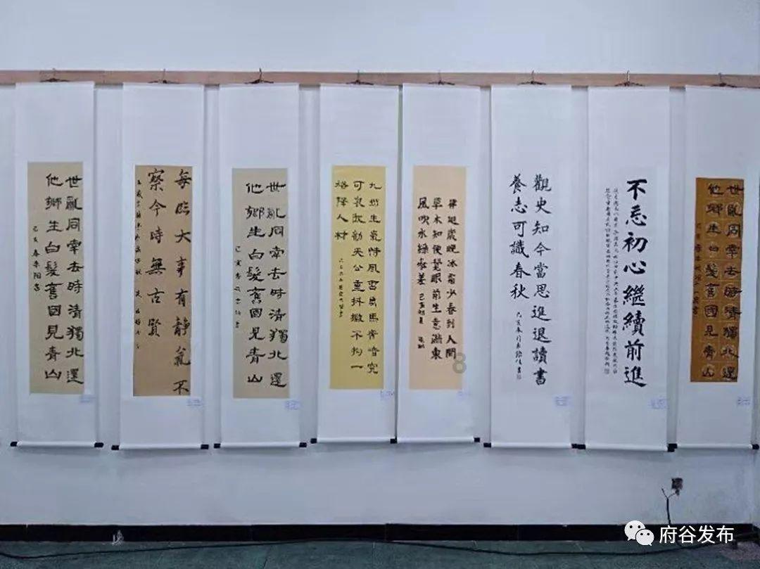 夏季热带海滩逃生